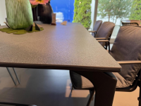 Fast - Outdoor Essgruppe Tisch Allsize Platte Feinsteinzeug Rauchgrau Grau Gestell Aluminium Lackiert Und Zebra Armlehnstuhl Grau - 2