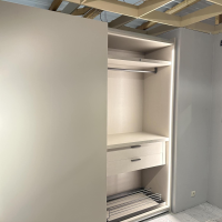 Tomasella - Schiebetürenschrank Contur Loretto Türen Lack Gola Smart OC 162 Platino Weiß Beige Glas Spiegel Innen Stoffoptik Tramato Grau Beige - 7