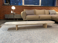 ClassiCon - Beistelltisch Materia Long Table Platte Travertin Natur Vertiefungen Indigo Gefärbt Füße Esche Massiv Natur - 5