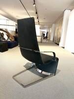 Ligne Roset - Sessel Flip Leder Toro Noir V Schwarz mit Hocker - 3