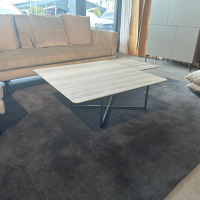 Contur - Couchtisch Cena C Platte Keramik Tarvertino Geädert Matt Grau Gestell Lack Manganese 2525 Grau Mit Schwenkbarer Platte - 7