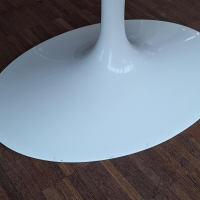 Knoll International - Esstisch Saarinen Oval Mattweiß Gussfuß Aluminium Weiß Rilsan Geschützt - 3
