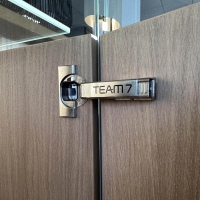 Team 7 - Vitrine Cubus 10 Farbglas Mittelgrau Eiche Weißöl Klappgriffe Edelstahl Mit LED Beleuchtung - 10