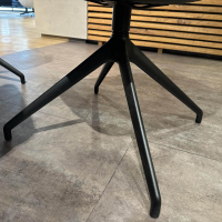 KFF - 4er-Set Armlehnstuhl Arva Leder Sauvage Schwarz 4 Fuß Stern Gestell Struktur Schwarz Drehbar - 2