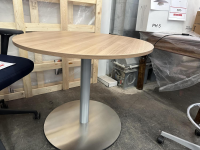 Vario - Besprechungstisch Lets Talk Round 90cm Platte Nussbaum Gestell Weiß Aluminium Tellerfuß Edelstahl Gebürstet - 5