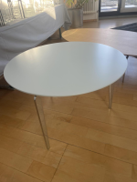 Kettnaker - Couchtisch Solo Rund Platte Lack Kristallblau Blau Weiß Füße Chrom - 6
