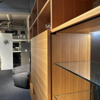 Porro - System Wand Strucktur W30 Hemlock Holz Rückwand L03 Ardesia Schiefer Mit Beleuchtung - 4