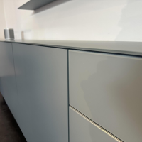 Contur - Sideboard 3900 Glattlack 498 Taubenblau Abdeckplatte Glas Gefrostet Inklusive 2 Wandboards - 9