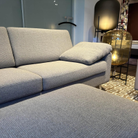COR - Sofa Conseta Stoff 8192 Greige Grau Metallkufe Verchromt Inkl. Hocker - 5