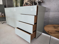 Scholtissek - Anrichte Sideboard Novus  Korpus Knorrige Eiche Rustikal Natur Geölt Front Glas 7035 Lichtgrau Grau Glänzend - 4