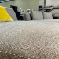 Walter Knoll - Sofagruppe Tama Living 822 Stoff Puro Mineral Grau Braun Kufen Nussbaum Geölt Inklusive Tischplatte Und Kissen - 8