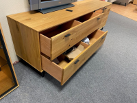 MCA Furniture - Wohnwand Assini Wildeiche Furniert Geölt mit Beleuchtungsparket - 4