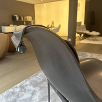 B&B Italia - Relaxsessel Mart MPRN1 Leder KS153 Kasia Anthrazit Traggestell Schwarz Lackiert Mit Kopfstütze - 4