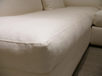 ecksofas-flexform-sofa-groundpiece-stoff-ernest-n340-extra-weiss-mit-lederablage-braun-metallgestell-5