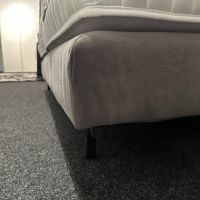 Treca Interiors - Bett Tournelle Stoff C Gasparde Grau Beige Füße Metall Schwarz Inklusive Matratzen Und Topper - 3