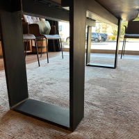 Riva1920 - Esstisch Kauri Newton Platte Holz Kauri Mit Kunstharz Ausgegossen Gestell Eisen Irondust Lackiert - 9