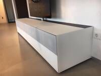 kommoden-sideboards-spectral-smart-furniture-dolby-surround-lowboard-ameno-glas-matt-weiss-mit-2-12