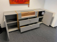 MCA Furniture - Sideboard Sevilla Lack Arktis Grau Holzspange Eiche Furniert Parsolglas Grau Metallgriffe Nickel Matt Inkl. Beleuchtung - 6