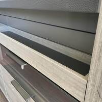 Molteni & C - Ankleide Gliss Master Korpus Böden Rückwand aus Zirbelkiefer Silber mit Beleuchtung - 9