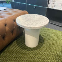 e15 - Beistelltisch Enoki Platte Marmor Bianco Carrara Weiß Grau Gestell Stahl Weiß Pulverbeschichtet - 4