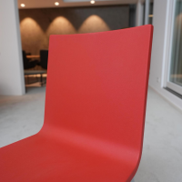 einzelstuehle-vitra-stuhl-03-sitzschalenfarbe-signalrot-untergestell-pulverbeschichtet-silber-glatt-3