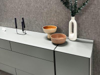 Hülsta - Sideboard Fonis green lacquer pink metal frame structured lacquer anthracite - 4