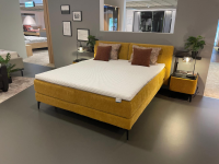 Hukla - Boxspringbett Highland R Stoff Maranta Curry Gelb PG 6 KT23138 Fuß W010 Metall Schwarz Inklusive Nachtkonsolen - 8