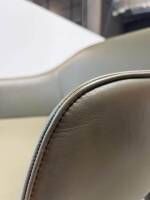 einzelstuehle-vitra-stuhl-softshell-chair-leder-premium-khaki-fuesse-schwarz-258-03-23051-4
