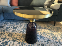 ClassiCon - Beistelltisch Bell Side Table Kristallglas mit Messingaufsatz Palette Schwarz - 3