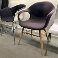 Kristalia - Armlehnstuhl Elephant Stoff Divina 3 393 Dunkelbraun Gestell Buche - 6