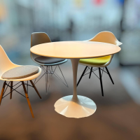 Knoll International - Esstisch Saarinen 91x91 Tulip Platte Weiß Gestell Aluminium Weiß - 3