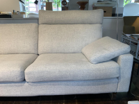 COR - Sofa Conseta Stoff 93 Lichtgrau Kufen Chrom mit 2 Armlehnkissen und Kopfstütze - 5