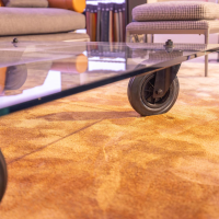 FontanaArte - Couchtisch Tavola con Ruota Grande, Design Gea Aulenti 1980, geschliffenes Glas 15 mm, Gestell Rollen schwarz - 11
