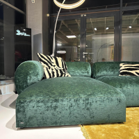Bretz - Ecksofa Tharuun Stoff 67 7137 Velours Emerald Grün Füße Gleiter Schwarz Inklusive Kissen - 10