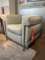 Cassina - Sessel LC2 Fauteuil Grand Confort Petit Modèle Leder Carta Da Zucchero Hellblau - 2