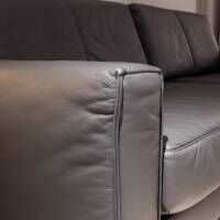 3-sitzer-sofas-kolini-sofa-camano-leder-ascot-2782-darkgrau-kufen-metall-grau-343-01-52500