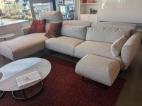 Jori - Ecksofa Eden Stoff Thuile C0002 Grau Creme Fuße Metall Bronze Schwarz Pulverbeschichtet Inklusive Hocker Und 3 Kissen - 5