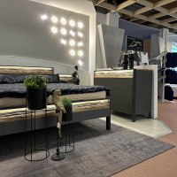 Thielemeyer - Schlafzimmer VZ 1 MR Joline Wildeiche Massiv Gebürstet Altholz Eiche Lackiert Und Lack Graphit Inklusive Beleuchtung - 11