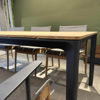 Gloster - Outdoor Essgruppe Carver Platte Teak Gestell Aluminium Meteor Schwarz Stuhl Sway Bespannung Ferrari Anthrazit - 2