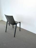 einzelstuehle-magis-stapelbarer-stuhl-zartan-eco-aus-recyclingholz-grau-196-03-13248-2