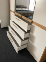 Loddenkemper - Schrank Vita Lack Bianco Weiß Matt Absetzung Balkeneiche 4 Drehtüren - 8