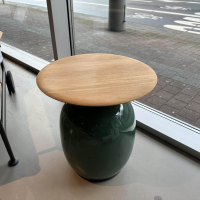 Gloster - Beistelltisch Blow Platte Teakholz Gestell Keramik Emerald Grün Glasiert - 2