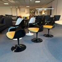 Knoll International - Essgruppe Saarinen Tisch Platte Fenix Weiß Fuß Schwarz Stuhl Tulip Fenix Schwarz Und Weiß Stoff Eva 154 Gold - 11