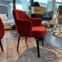 Knoll International - Stuhlsessel Saarinen Conference Chair Stoff B Tomato Knoll Velvet Rot mit Armlehnen - 3