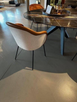 Freifrau - 4er Set Stuhl Ona Sitz Leder Opium Whisky 80024 Braun Rücken Stoff Smart Dune Beige Grau Stahlgestell Tiefschwarz Schwarz - 4