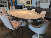 Knoll International - Esstisch Saarinen Oval Marmor Arabescato Weiß Fuß Schwerer Aluminiumformguss mit Rilsan Beschichtet - 3