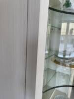 vitrinen-highboards-kueper-einrichtung-vitrine-strichlack-creme-mit-messingapplikationen-6