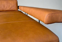 JOOP! - Ecksofa 8106 Echtleder Leonessa Almond Braun Sockel Wildeichenholz Massiv Füße Edelstahl Inklusive Kissen - 4
