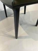 einzelstuehle-vitra-stuhl-softshell-chair-leder-premium-khaki-fuesse-schwarz-258-03-23051-3