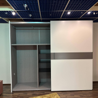 Tomasella - Schiebetürenschrank Contur Loretta Tür Ahtena OC 121 Bianco Gesso Weiß OC 130 Grigio Piacenza Grau Innen Alpaca Grau - 8